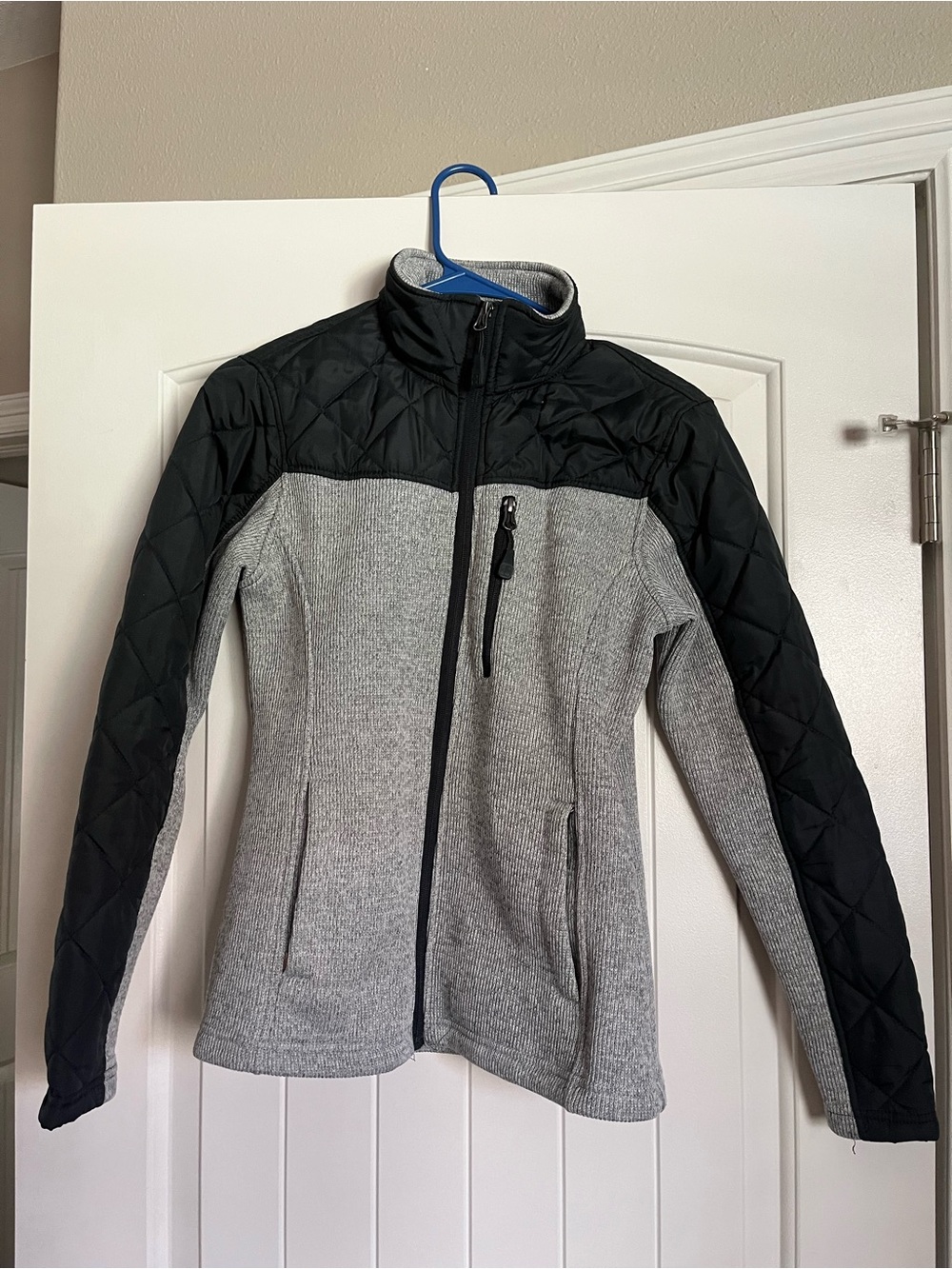 Swiss Tech Dark Gray and Light Gray Quilted Shoulder Zip Jacket